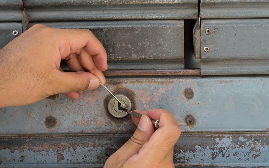 serrurier pour ouverture de porte coincée Cempuis
